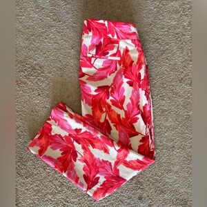 Chico's Pink Beige Pull Up stretchy Capri Feather  Pants size 6R